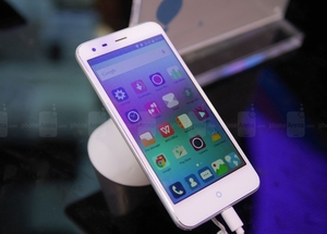Smartphone tầm trung mang chip 8 lõi giá “mềm”