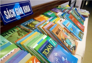 Phê duyệt đề án đổi mới chương trình, Sách giáo khoa
