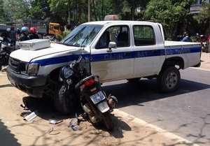 Kẻ trộm SH tháo chạy, đâm vào xe cảnh sát tử vong