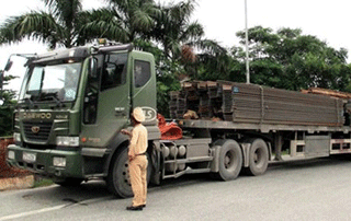 Chủ xe ô tô &quot;thoát&quot; lỗi vi phạm tải trọng trục