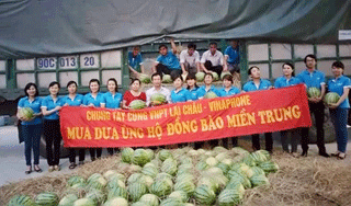  Trắng đêm bán dưa giúp dân