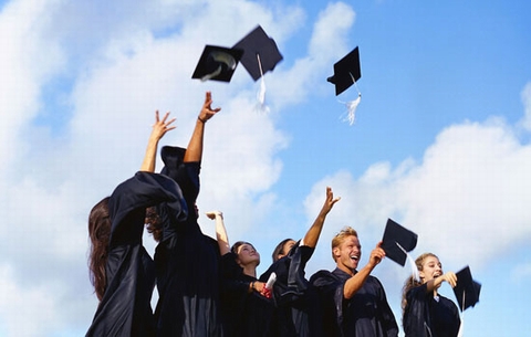 Tuyển sinh 10 suất học bổng toàn phần tại Rumani