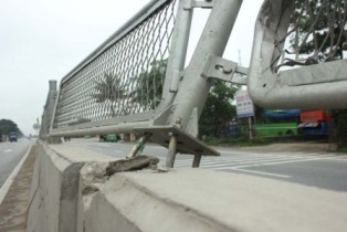Truy cứu hình sự việc tự dịch chuyển dải phân cách trên QL 18A