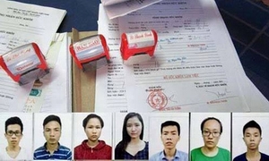 Phá ổ nhóm làm giả giấy tờ bệnh viện tại Hà Nội