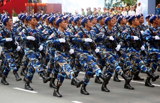 Lễ mít tinh, diễu binh, diễu hành chào mừng 30/4