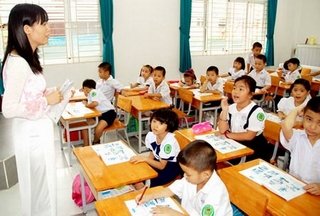 Quốc tế chia sẻ kinh nghiệm làm sách giáo khoa