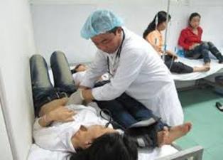 Gần 100 công nhân Hà Nội nhập viện nghi ngộ độc thực phẩm