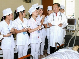 Bộ Y tế lấy ý kiến người dân về trang phục ngành y tế
