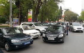 Hà Nội cho kẻ thêm nhiều lòng đường trông xe