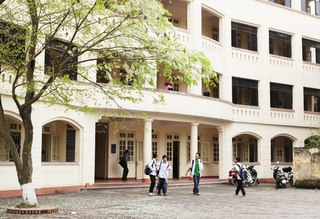 THPT chuyên Khoa học Tự nhiên tuyển lớp 10 chất lượng cao