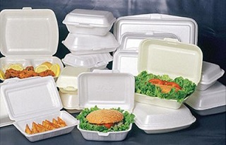Hộp xốp, ống hút nghi làm từ chất thải y tế