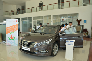 Sinh viên ô tô khám phá công nghệ mới của Hyundai