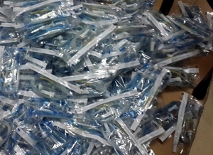 Bắt xe khách chở thiết bị y tế không rõ nguồn gốc