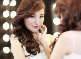  Gương mặt thân quen: Nhật Thủy sexy hóa Thu Minh