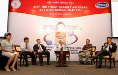 Làm cách nào giúp trẻ thoát nhanh tình trạng thấp còi
