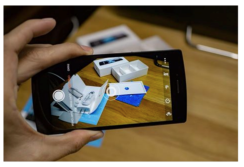 10.000 máy Bphone được giao, khách đua nhau thử camera