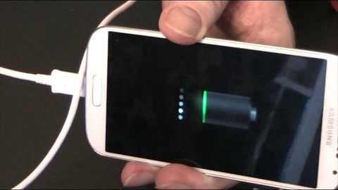 &quot;Vạch mặt&quot; thủ phạm khiến smartphone sạc pin lâu