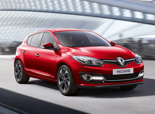 Renault tặng vé máy bay tới Paris cho khách