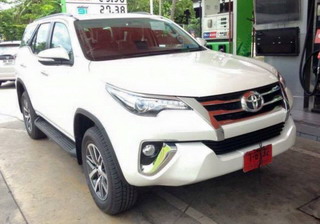 Toyota Fortuner 2016 lộ hàng loạt ảnh nóng