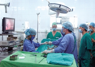 Ứng dụng CNTT là nhiệm vụ quan trọng hàng đầu của ngành Y tế