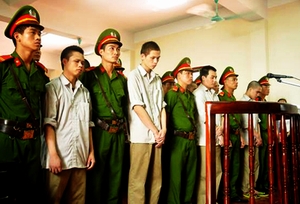 Vụ &quot;quan tài diễu phố&quot;: Kẻ chủ mưu lĩnh án chung thân