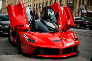 Siêu xe Ferrari cũng khốn đốn vì ‘virus Takata’
