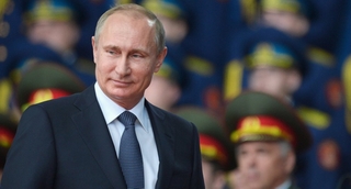 Mỹ phá bí mật sau uy tín chót vót của Putin
