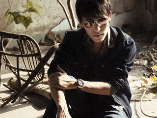 Hotboy Thái Lan trở thành con nuôi của danh hài Việt Hương