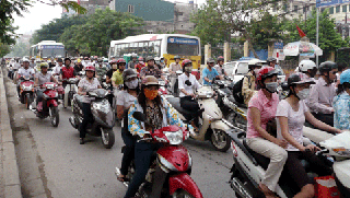 Sẽ dừng thu &quot;thuế đường&quot; với xe máy từ 1/1/2016?