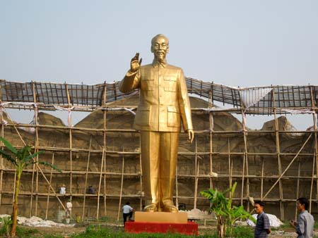 Chưa cho phép Sơn La xây tượng đài Bác Hồ