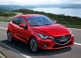 Mazda2 2015 gây sốt với hơn 600 đơn hàng