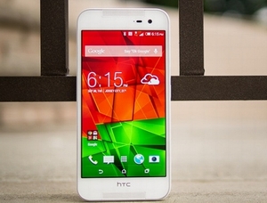 Một loạt smartphone giá hấp dẫn đổ bộ thị trường Việt Nam