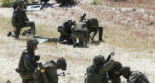 Sợ Nga, Tổng thống Ba Lan thân chinh cầu viện NATO?