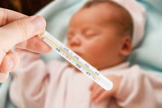 Những lưu ý khi trẻ bị sốt
