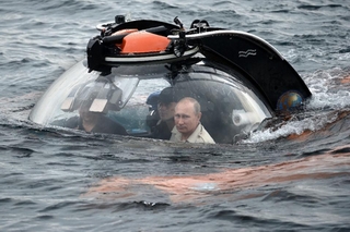 Putin lại khiến phái nữ mê mệt, phái nam ghen tị