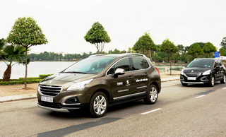 Đồng loạt lái thử xe Peugeot tại Bắc bộ