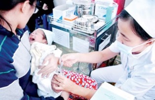 Trẻ nhỏ tử vong sau tiêm vắc xin: Không rõ &quot;thủ phạm&quot;!