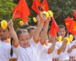 Lãnh đạo có nên đến dự khai giảng không?
