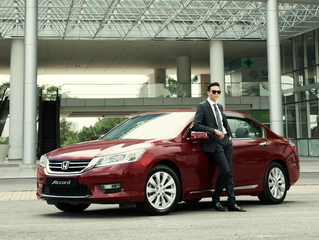 Accord 2015 ‘cặp đôi’ với siêu mẫu Hoàng Anh
