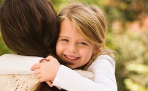 10 câu “thần chú” giúp mẹ dạy con ngoan