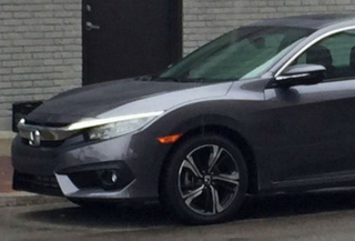 Honda Civic 2016 nhái xe Audi?