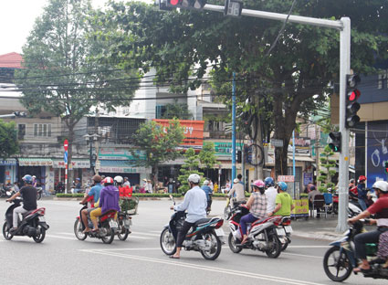 “Người nghèo ít tiền thì cố đừng vi phạm giao thông!”