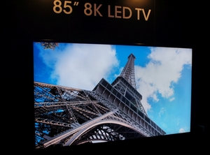 Tivi 8K đầu tiên giá gần 3 tỷ đồng