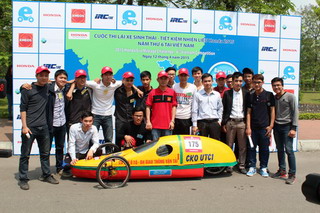 Xe máy Việt xô đổ kỷ lục chạy hơn 2.100 km/lít xăng?