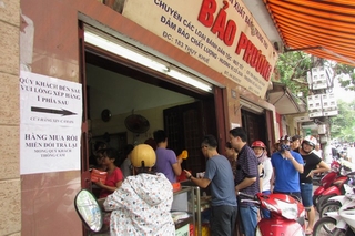 Bảo Phương thừa nhận có đặt bánh ở Xuân Đỉnh