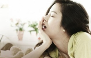 Lý do bạn không nên nín ngáp