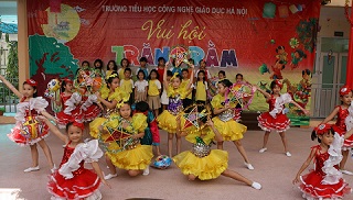 Giúp học sinh tìm hiểu ngày lễ truyền thống từ thực tế