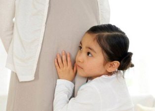 Lại đề xuất thưởng cho gia đình sinh toàn con gái