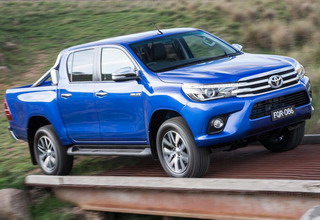 Chiều nay, Toyota Hilux 2016 ra mắt tại Hà Nội