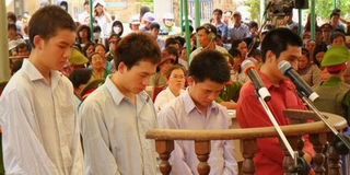 Việc làm bệnh hoạn của công tử nhà giàu thất tình